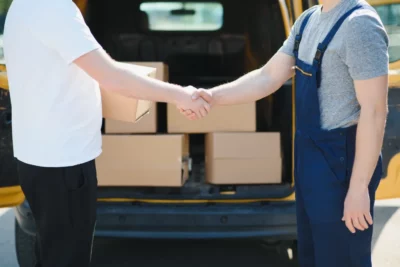 How to Choose the Right Long-Distance Moving Company the courier brought the delivery of the box to the 2023 12 05 02 41 14 utc