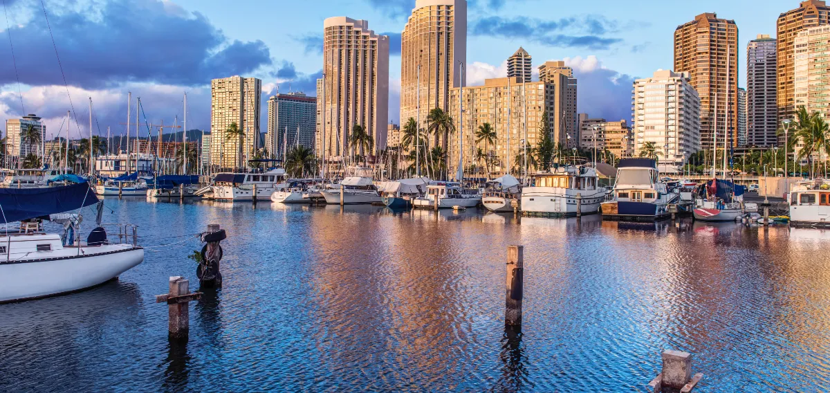 Foster City movers 55069 cityscape and harbor in urban bay honolulu 2026 01 09 09 50 31 utc