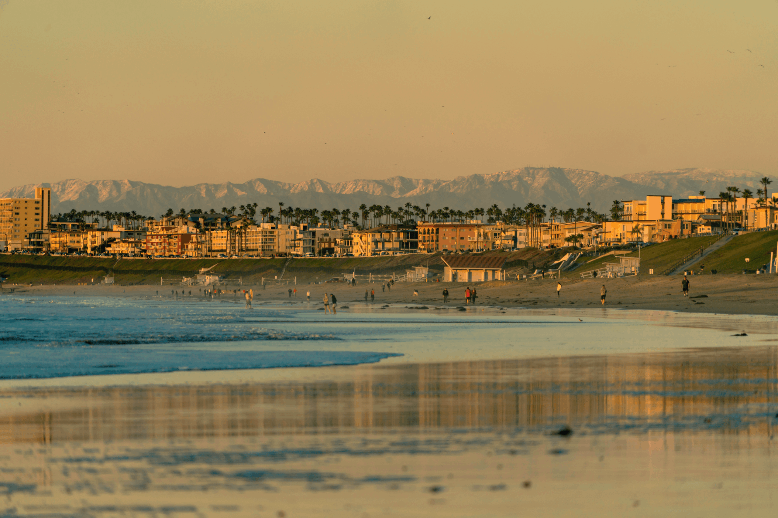 Winter scene at Torrance Beach, in the Los Angeles South Bay, CA.